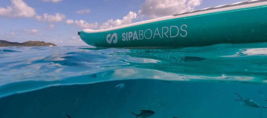 Electric-paddle-boards Sipaboards in the water with fish